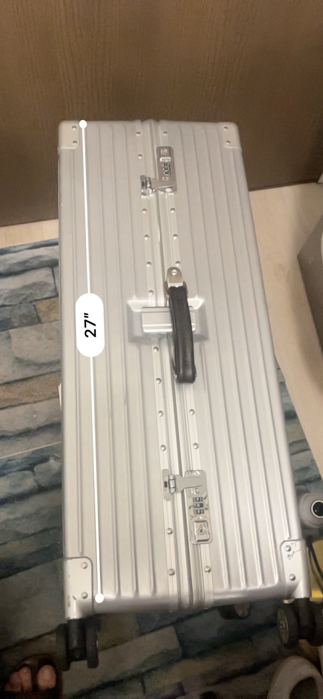 Large Silver Aluminum-Style Framed Luggage / Suitcase (No Zipper - photo 3