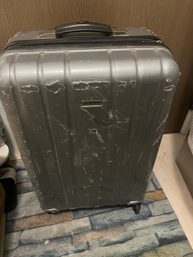BRAND NEW Diplomat 29" Large Hard Shell Luggage with TSA