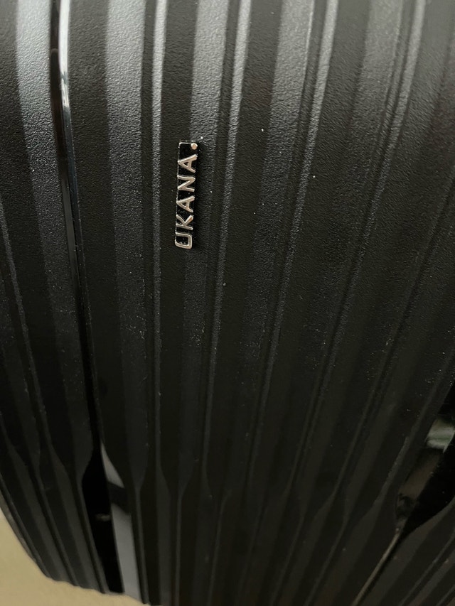 UKANA Hard-Shell Luggage