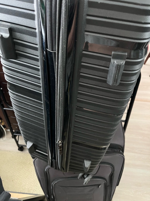 UKANA Hard-Shell Luggage - photo 3
