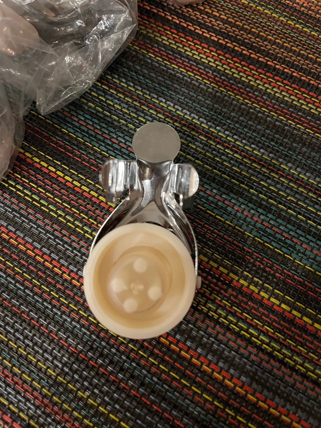 Brand New Premium Beverage Bottle Sealers / Reusable Bottle Stop - photo 5