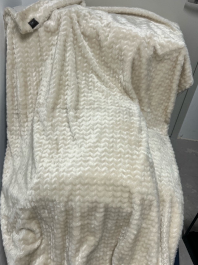 UGG Blanket - photo 4