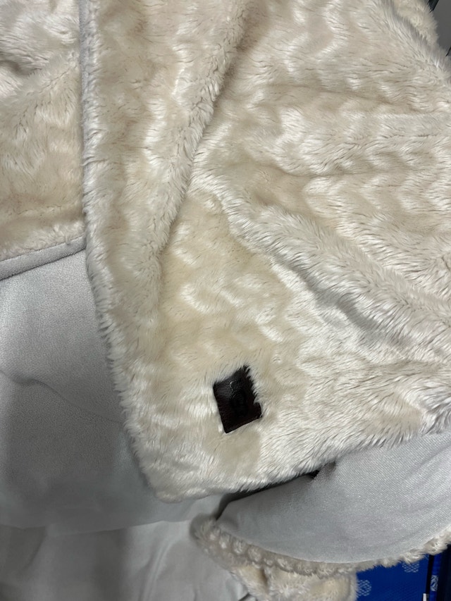 UGG Blanket - photo 5