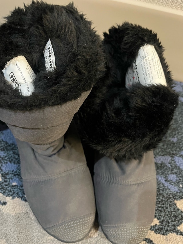 Cocomos Winter Boots Size 8 - photo 2