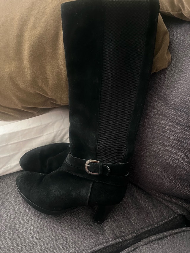Blondo Black Suede Boots