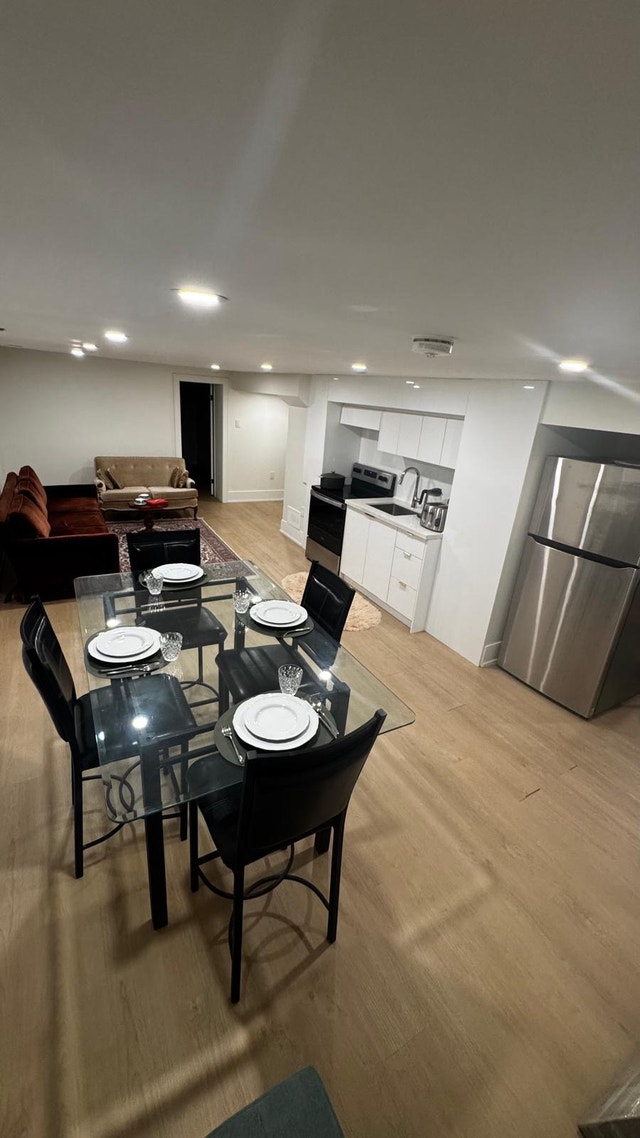 Bright & Spacious 2-Bedroom Basement Apartment in North York - photo 3