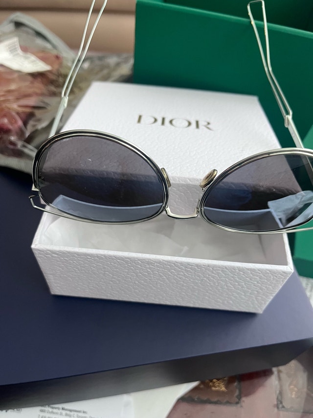 Dior Sunglasses - photo 2