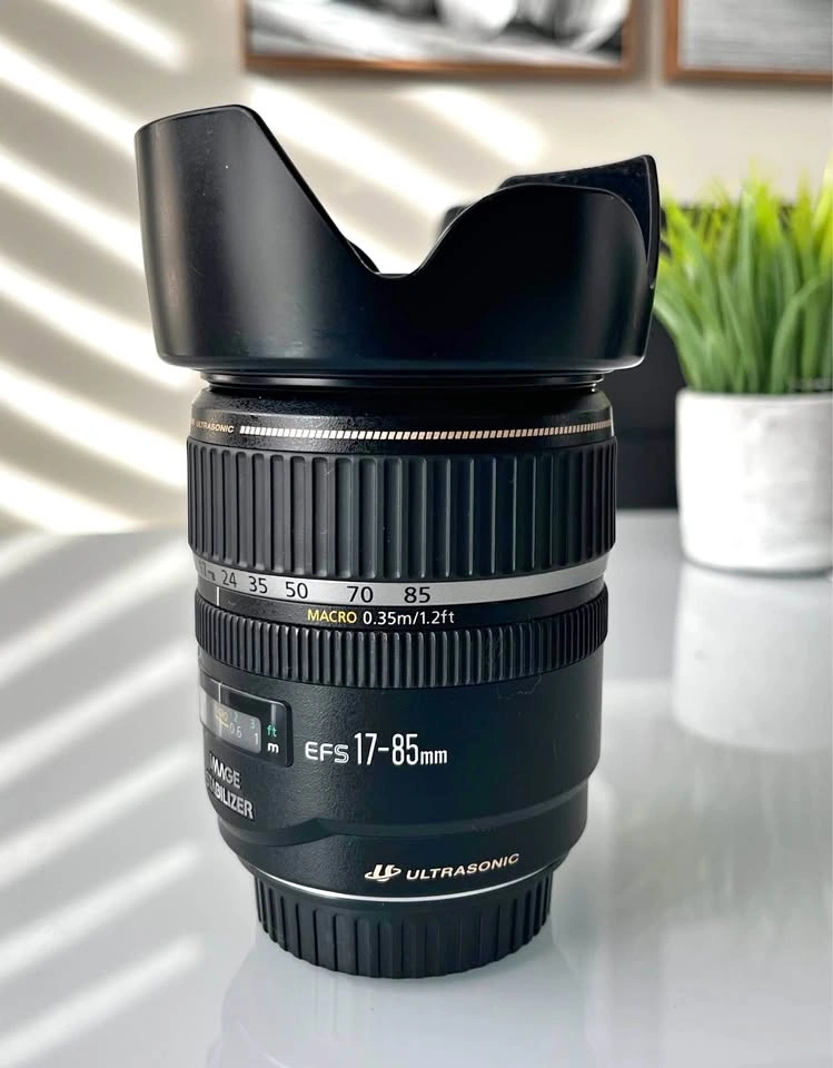Canon 17-85mm IS USM Lens – Immaculate Condition