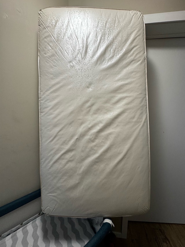 Sealy Crib Mattress - photo 4