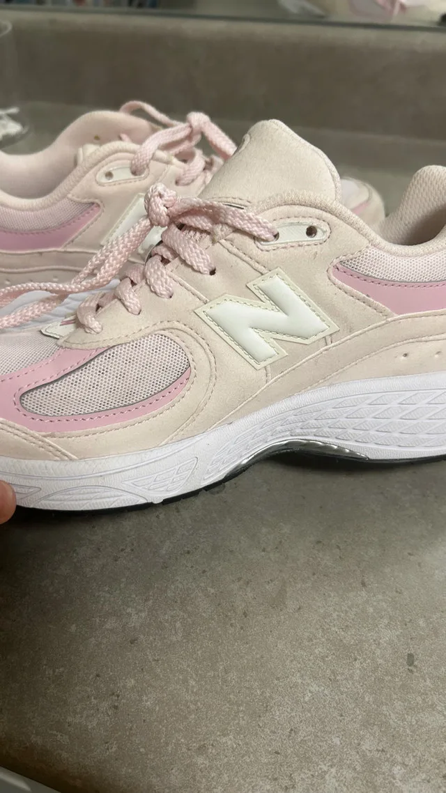 New Balance 2002R image indicator(2)