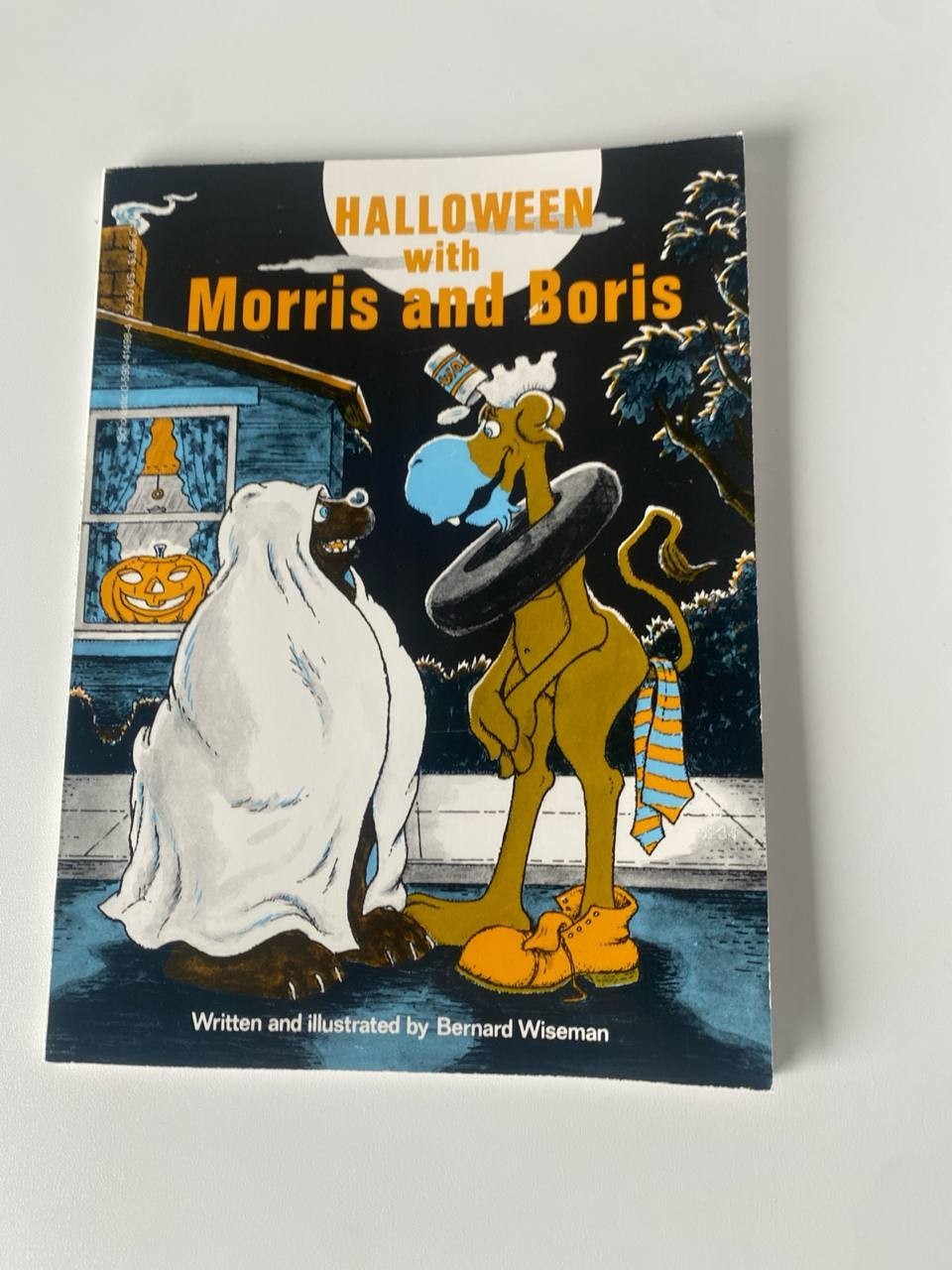 Halloween with Morris and Boris Bernard Wiseman Scholastic Paper