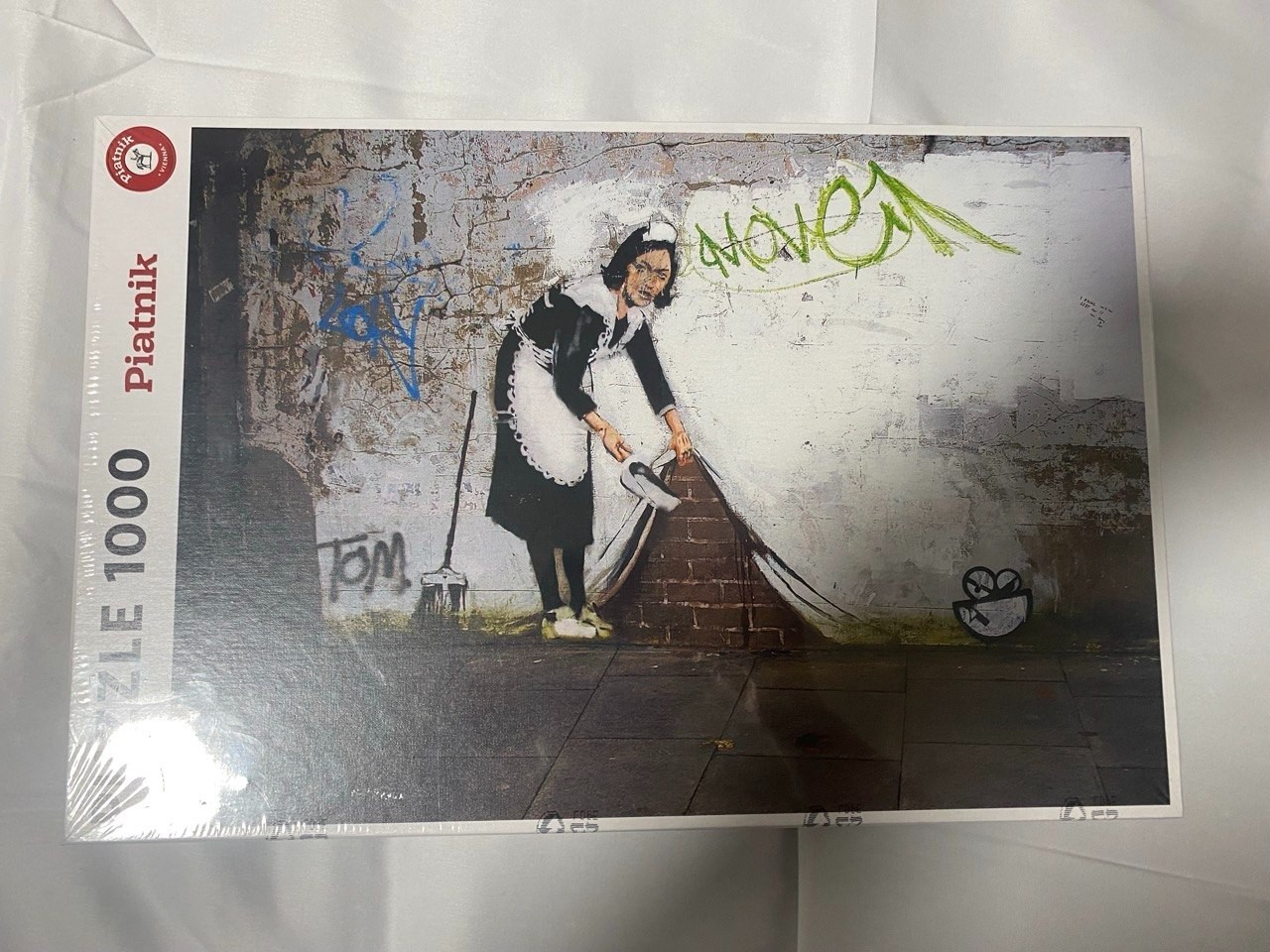 Sealed Banksy Piatnik 1000 Piece Puzzle — Maid Made in Germany - photo 4