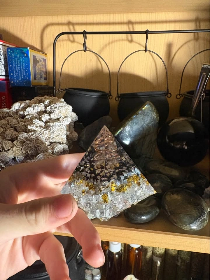 Orgone pyramid - photo 3