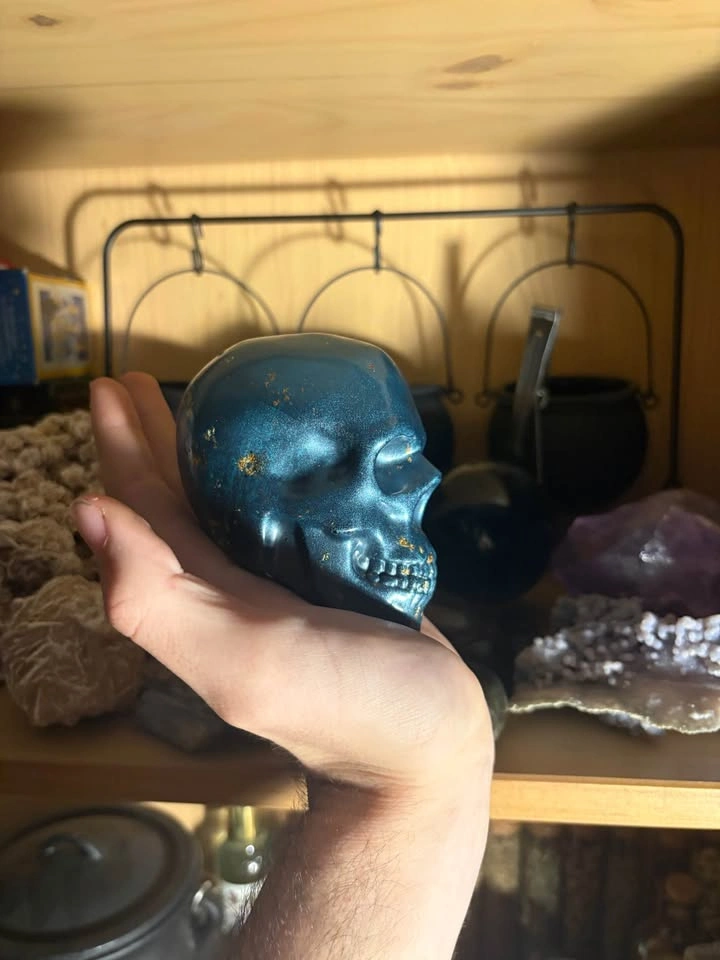 Handmade resin skulls - photo 2