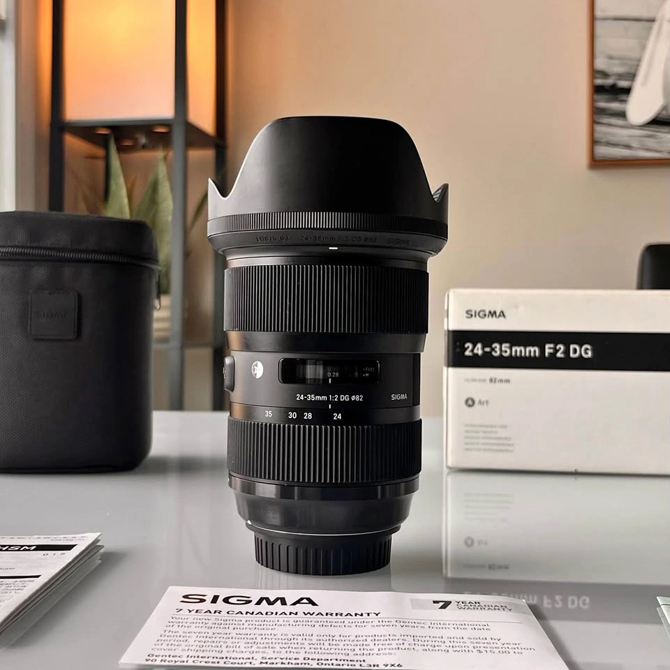 Sigma 24-35mm f/2 Art lens (Canon EF Mount)