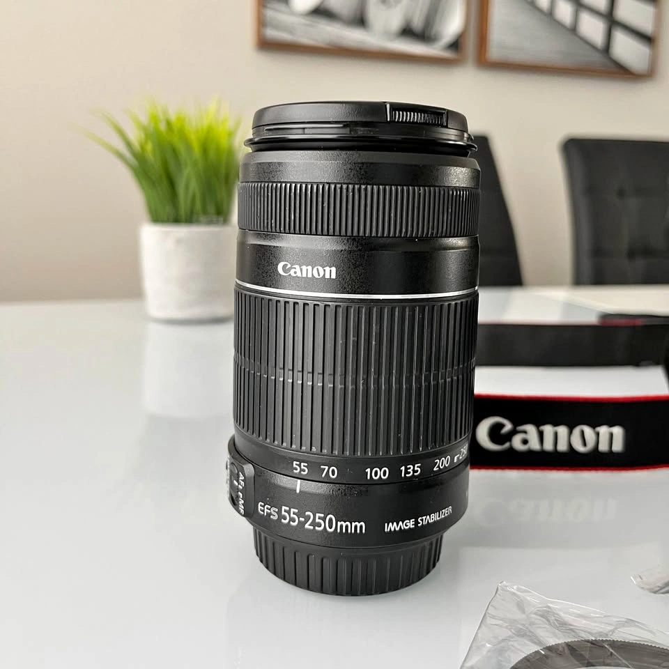 Canon EF-S 55-250mm IS II Telephoto Lens – Pristine Condition