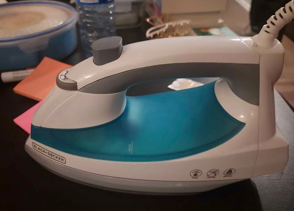 Black+Decker Steam Iron - photo 2