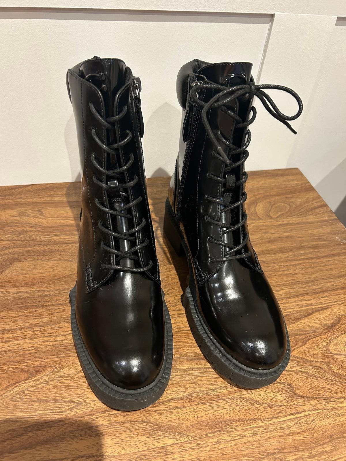 (NEW) Coach Leighton Black Leather Bootie (Size 7) - photo 3