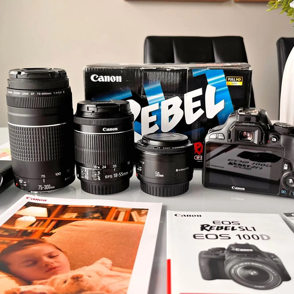 📸Complete Canon SL1 Bundle – 3 Lenses, Touchscreen – Full Kit