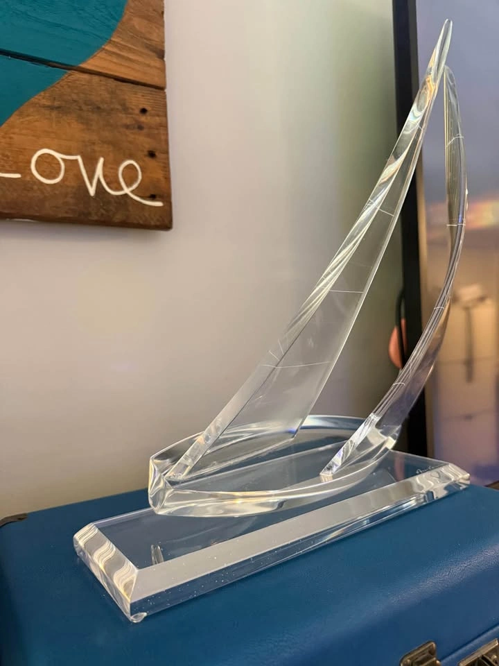 Vintage Reggie Larson Lucite Acrylic sailboat sculpture, signed - photo 3