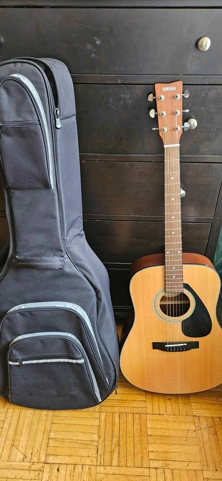 Yamaha F325D Acoustic Guitar with Gig Bag, in excellent conditio - photo 2
