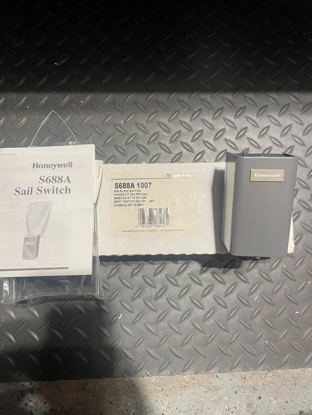 Honeywell S688A 1007 sail switch thumbnail
