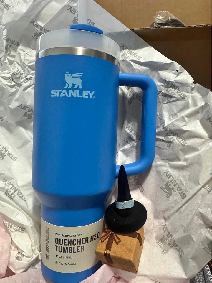 Stanley 40oz Tumbler w/ baby blue Adjustable Ring