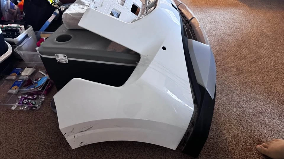 2026 kia carnival bumper cover (left side broken) - photo 2