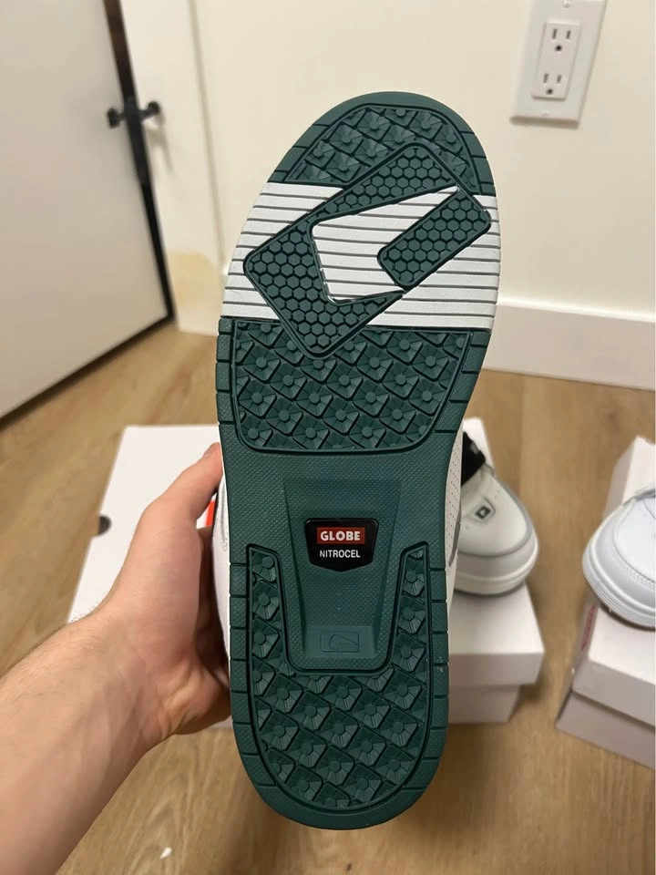 Globe skate shoes (Read description) - photo 2