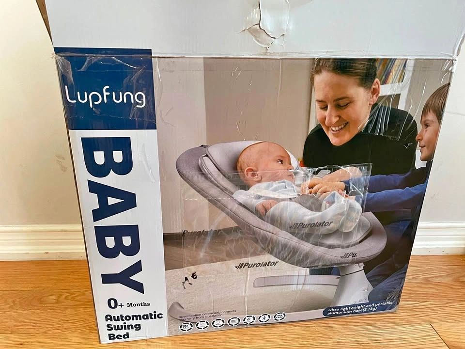 Lupfung baby swing w Remote and bluetooth