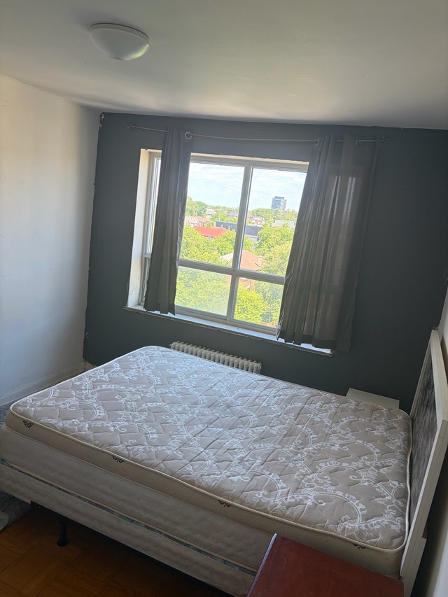 1 Bedroom -St Claire West / Winona drive - photo 3