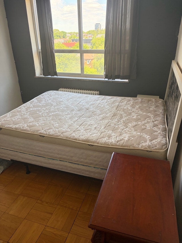 1 Bedroom -St Claire West / Winona drive - photo 4