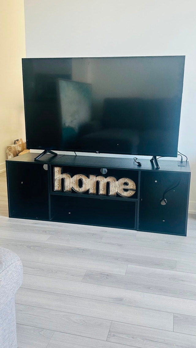 Modern TV stand in excellent condition - photo 2