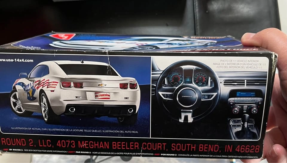 AMT 2010 Chevy Camaro SS/RS USA-1 1/25 Model Kit - photo 2