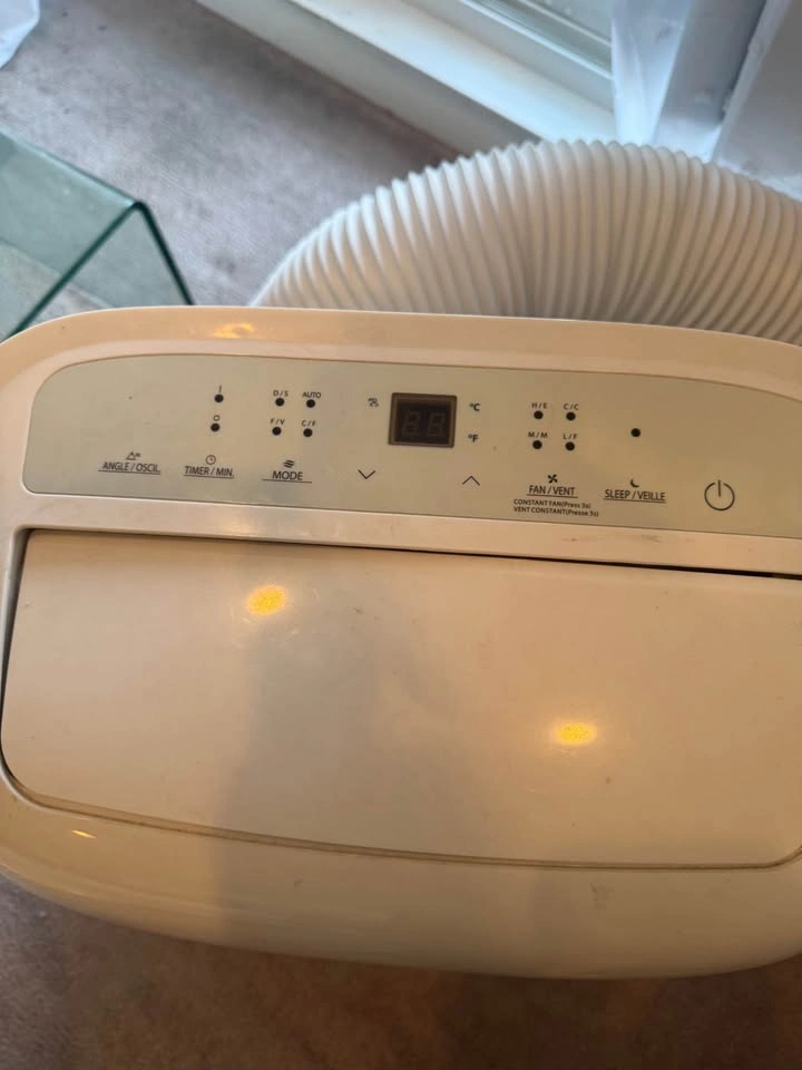 Toshiba Portable Air Conditioner - photo 2