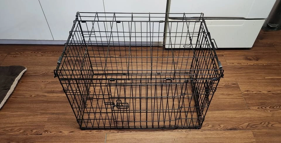 30" Wire Dog Crate with Tray & Bed - photo 5