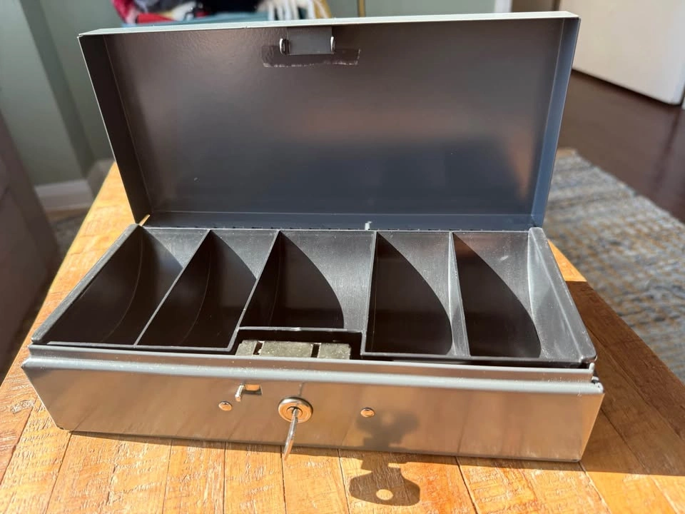 MMF Industries Metal Cash Box with Key - photo 2