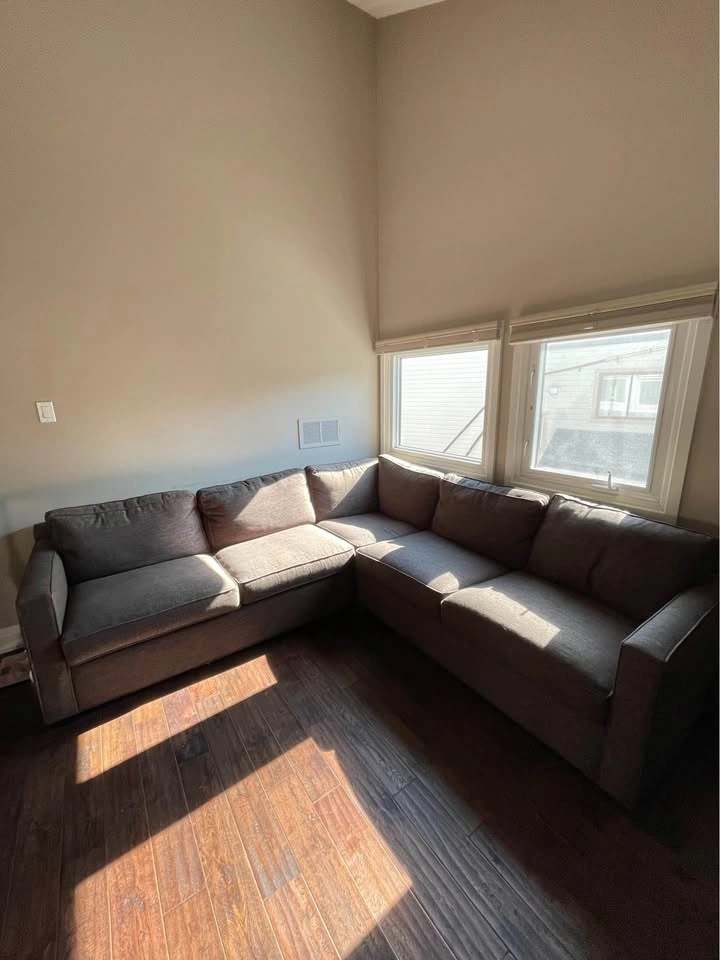 [EXCELLENT CONDITION] Crate & Barrel Davis L-Shaped Sofa - photo 4