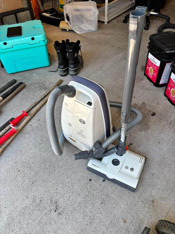 SEBO Airbelt C3.1 Canister Vacuum with ET-1 Power Head