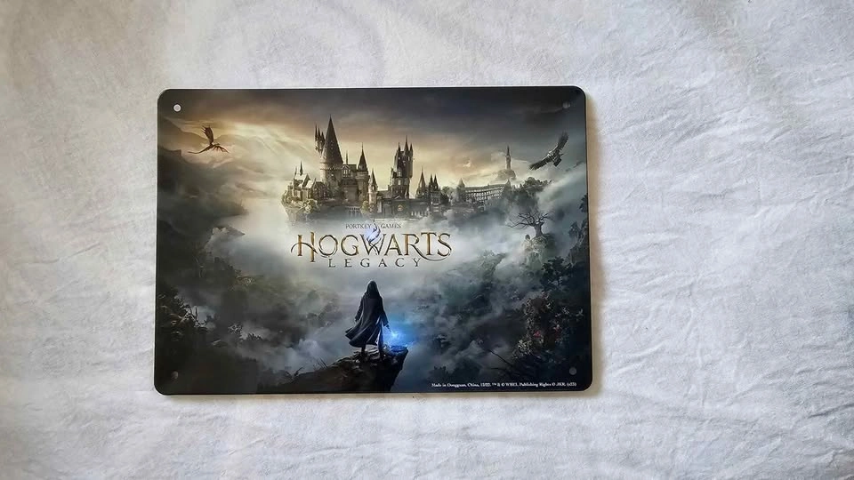 Hogwarts Legacy Tin Poster Collector's Item - photo 3