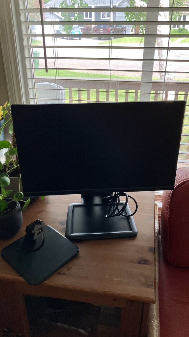 24”/100hz ViewSonic Monitor w/two stands - photo 2