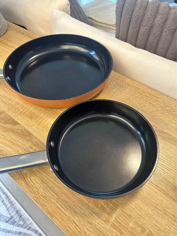Fox home pans