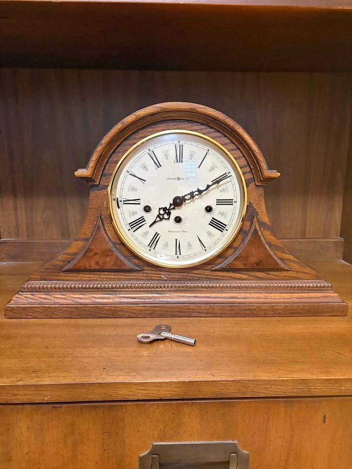 Howard Miller Westminster Chime Oak Mantel Clock