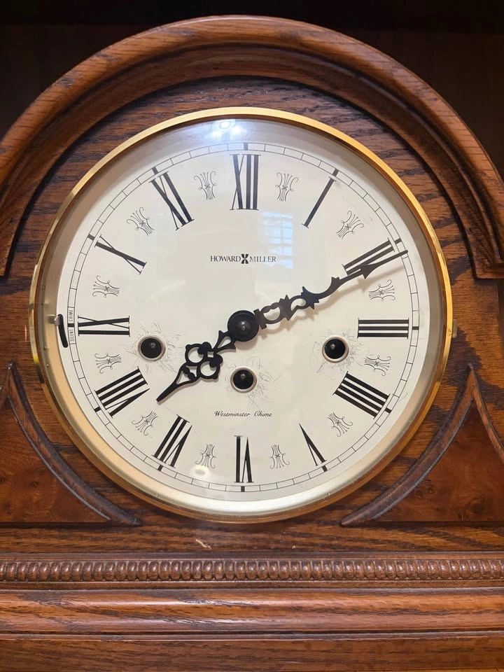 Howard Miller Westminster Chime Oak Mantel Clock - photo 2