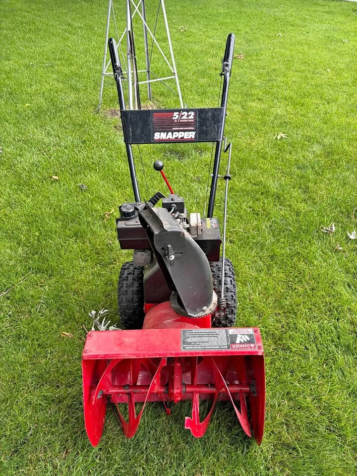 Snapper 5/22 Snow Blower