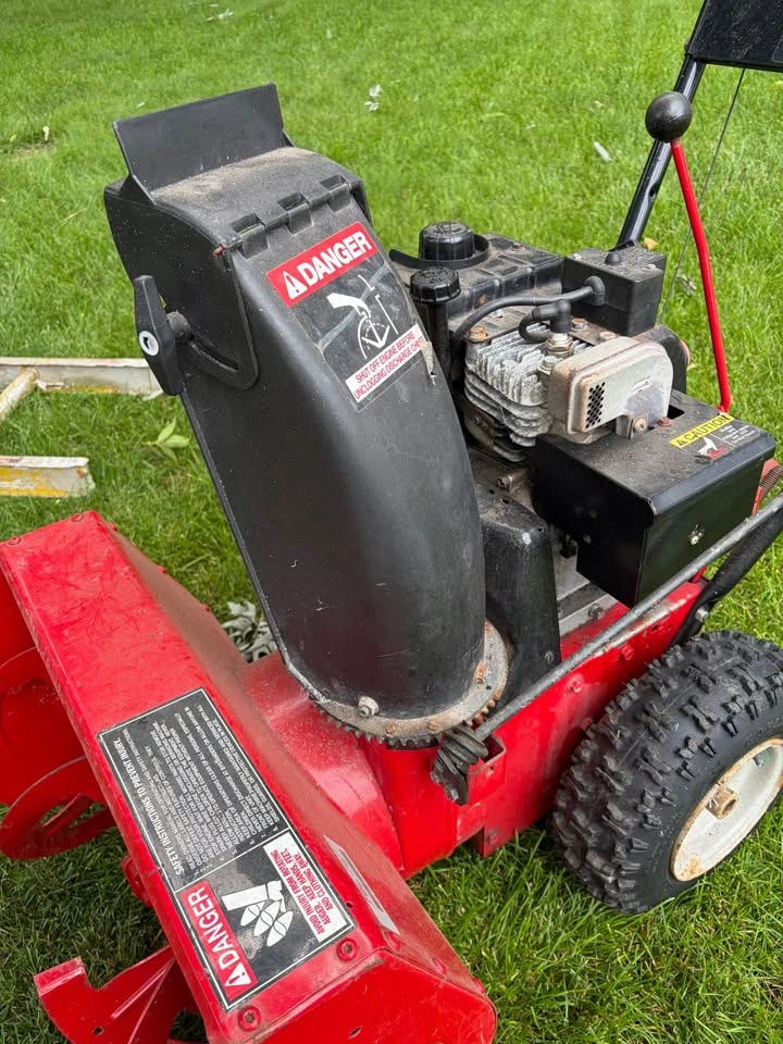 Snapper 5/22 Snow Blower - photo 3