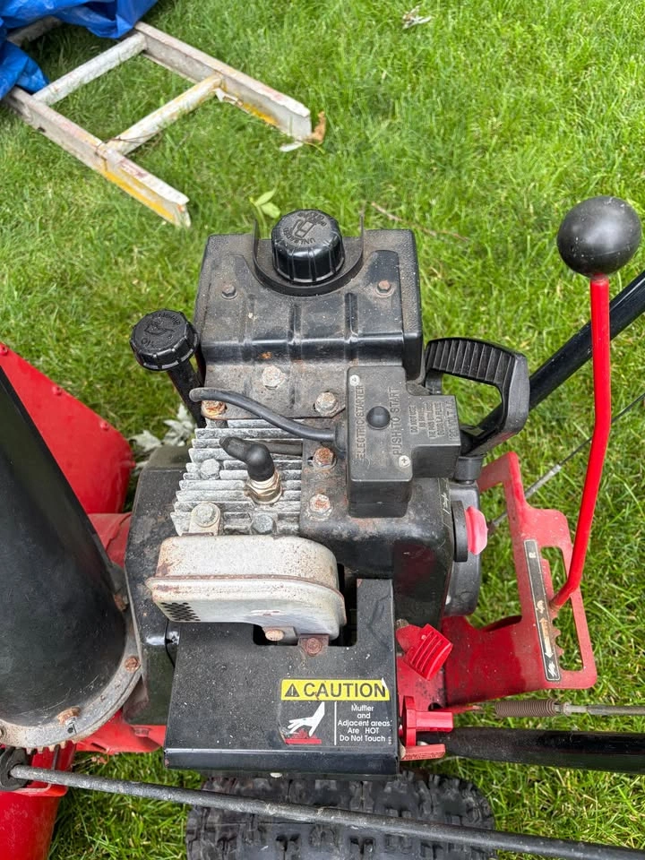 Snapper 5/22 Snow Blower - photo 4