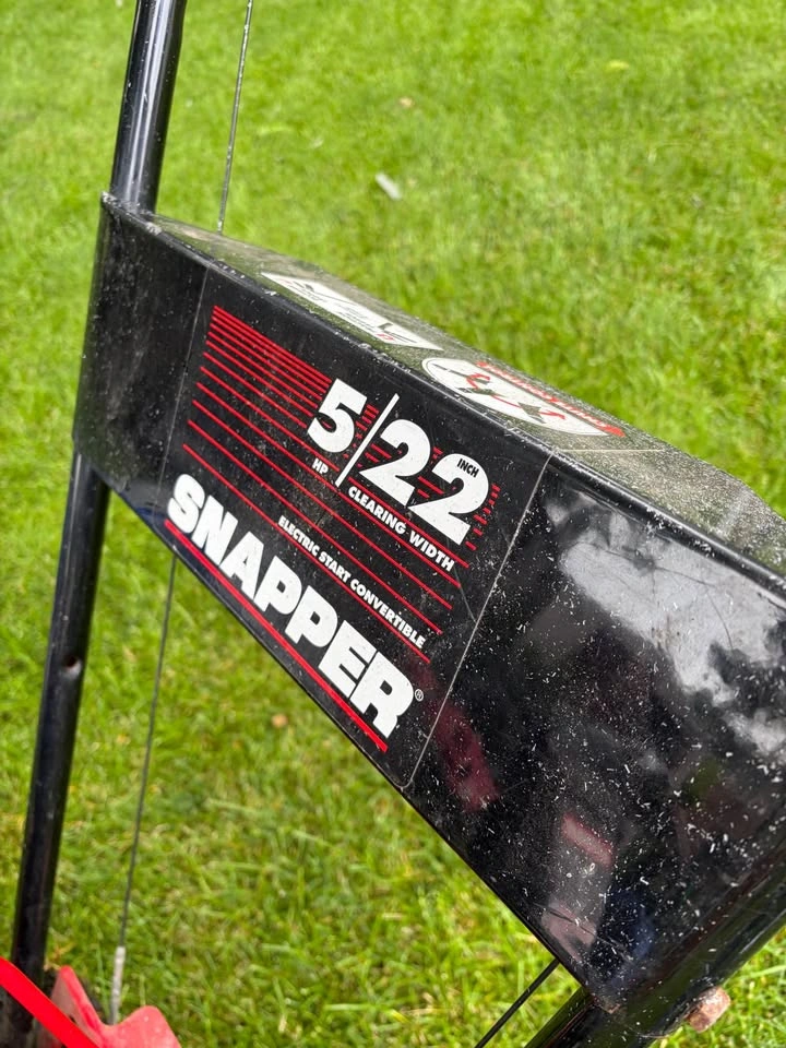 Snapper 5/22 Snow Blower - photo 5