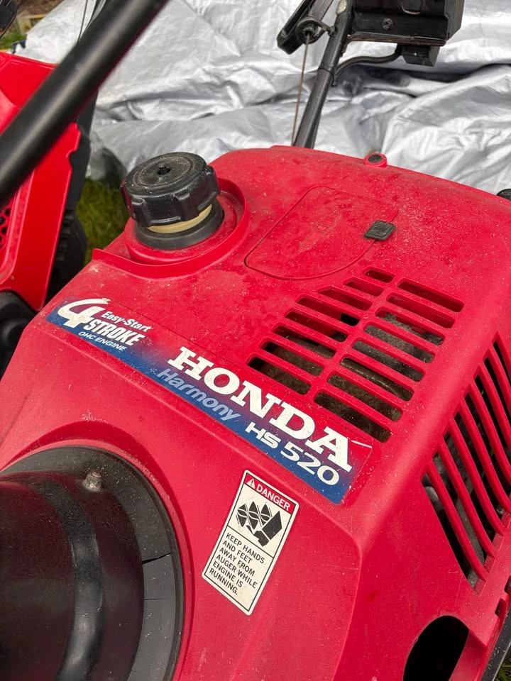 Honda Harmony HS520 Snow Blower - photo 2