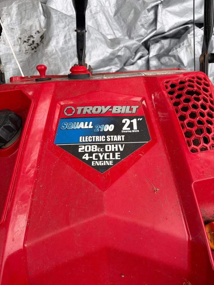 Troy-Bilt Squall 2100 21” Single-Stage Snow Blower - photo 3